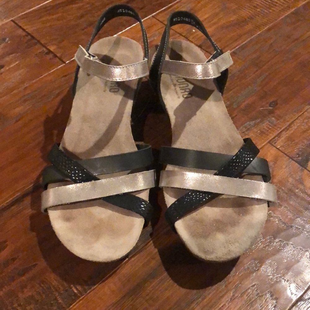 Munro Sandals